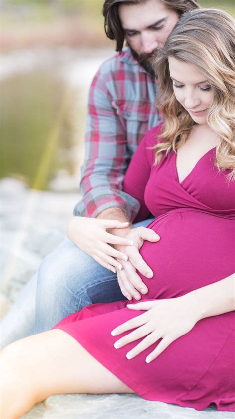 pregnant couple poses|free static pregnant pose.